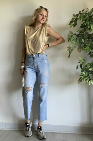 Jean Lola